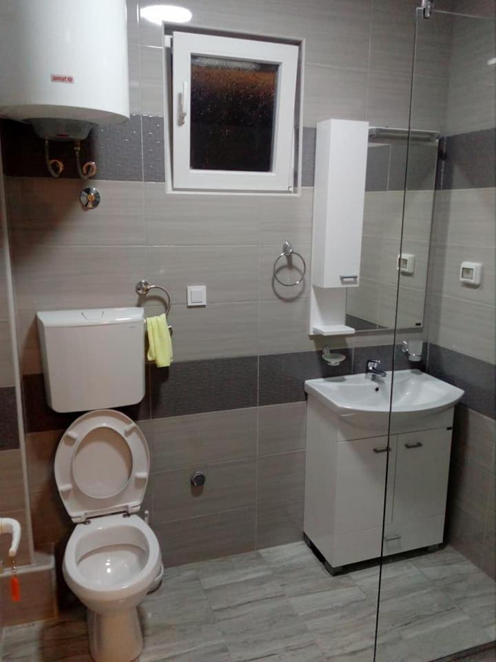 Apartmani M&V Sutomore Buitenkant foto