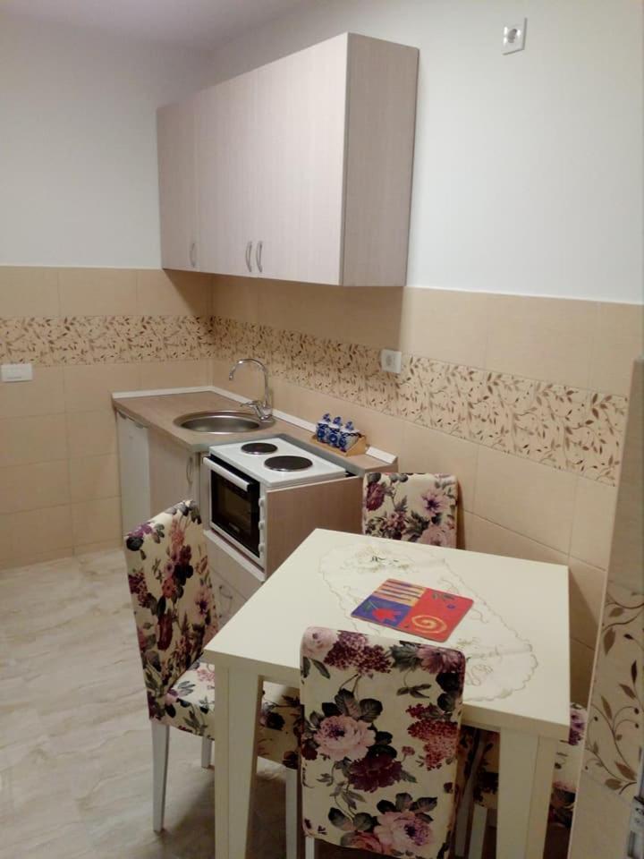Apartmani M&V Sutomore Buitenkant foto